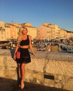 Victoria Silvstedt feet photo thumbnail