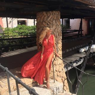 Victoria Silvstedt feet photo thumbnail