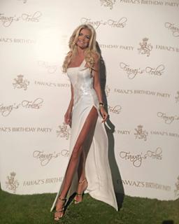 Victoria Silvstedt feet photo thumbnail