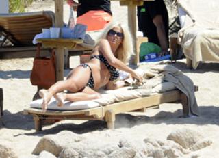 Victoria Silvstedt feet photo thumbnail