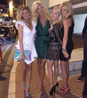 Victoria Silvstedt feet photo thumbnail