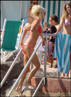 Victoria Silvstedt feet photo thumbnail