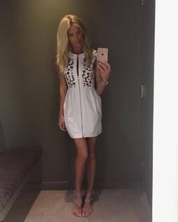 Victoria Silvstedt feet photo thumbnail