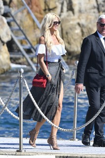 Victoria Silvstedt feet photo thumbnail