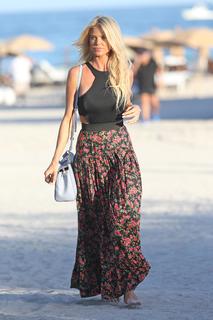 Victoria Silvstedt feet photo thumbnail