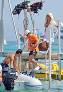 Victoria Silvstedt feet photo thumbnail