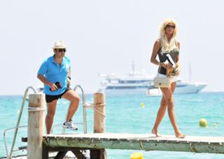 Victoria Silvstedt feet photo thumbnail