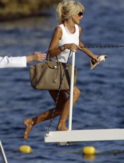 Victoria Silvstedt feet photo thumbnail