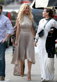 Victoria Silvstedt feet photo thumbnail