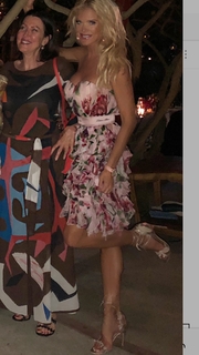 Victoria Silvstedt feet photo thumbnail