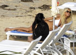 Victoria Silvstedt feet photo thumbnail