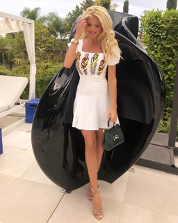 Victoria Silvstedt feet photo thumbnail