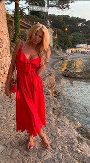Victoria Silvstedt feet photo thumbnail