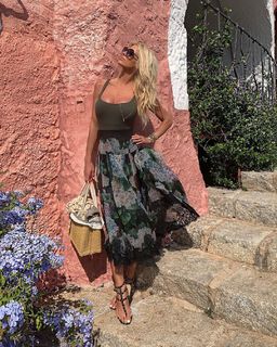 Victoria Silvstedt feet photo thumbnail