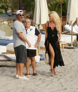 Victoria Silvstedt feet photo thumbnail