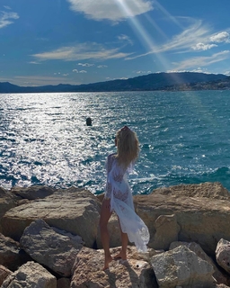 Victoria Silvstedt feet photo thumbnail