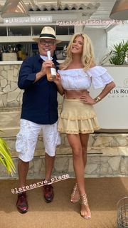 Victoria Silvstedt feet photo thumbnail