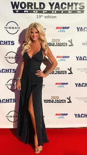 Victoria Silvstedt feet photo thumbnail