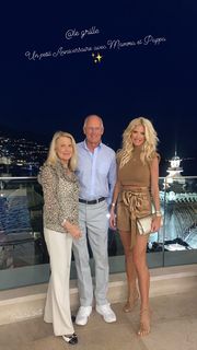 Victoria Silvstedt feet photo thumbnail