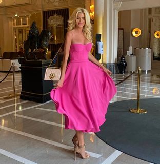 Victoria Silvstedt feet photo thumbnail