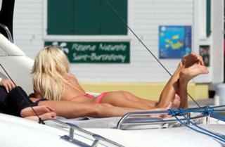 Victoria Silvstedt feet photo thumbnail