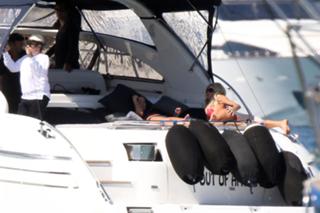 Victoria Silvstedt feet photo thumbnail