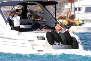 Victoria Silvstedt feet photo thumbnail