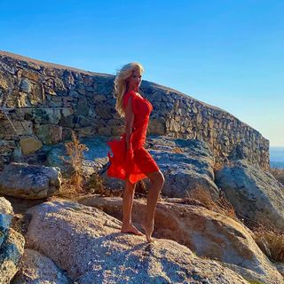 Victoria Silvstedt feet photo thumbnail
