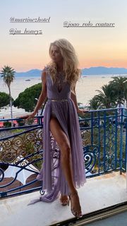 Victoria Silvstedt feet photo thumbnail