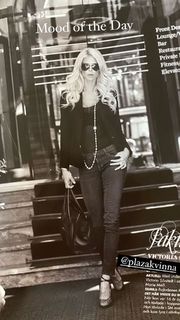 Victoria Silvstedt feet photo thumbnail