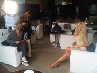 Victoria Silvstedt feet photo thumbnail