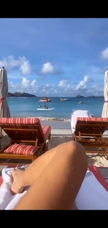 Victoria Silvstedt feet photo thumbnail