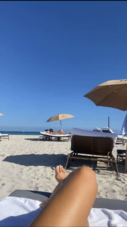 Victoria Silvstedt feet photo thumbnail