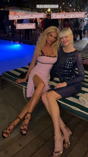Victoria Silvstedt feet photo thumbnail