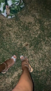 Victoria Silvstedt feet photo thumbnail