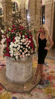 Victoria Silvstedt feet photo thumbnail