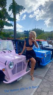 Victoria Silvstedt feet photo thumbnail