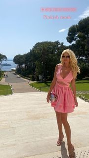 Victoria Silvstedt feet photo thumbnail