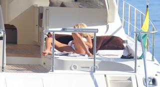 Victoria Silvstedt feet photo thumbnail