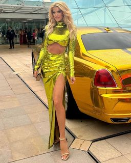 Victoria Silvstedt feet photo thumbnail