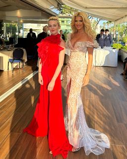 Victoria Silvstedt feet photo thumbnail