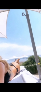 Victoria Silvstedt feet photo thumbnail