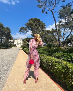 Victoria Silvstedt feet photo thumbnail