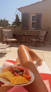 Victoria Silvstedt feet photo thumbnail