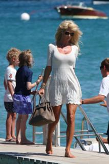 Victoria Silvstedt feet photo thumbnail