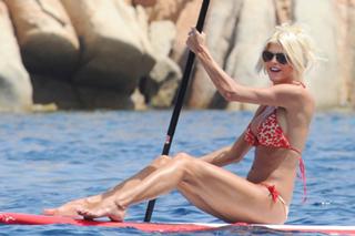 Victoria Silvstedt feet photo thumbnail