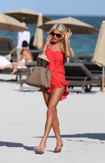 Victoria Silvstedt feet photo thumbnail