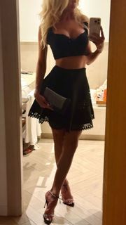 Victoria Silvstedt feet photo thumbnail