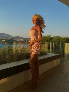 Victoria Silvstedt feet photo thumbnail