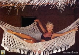 Victoria Silvstedt feet photo thumbnail